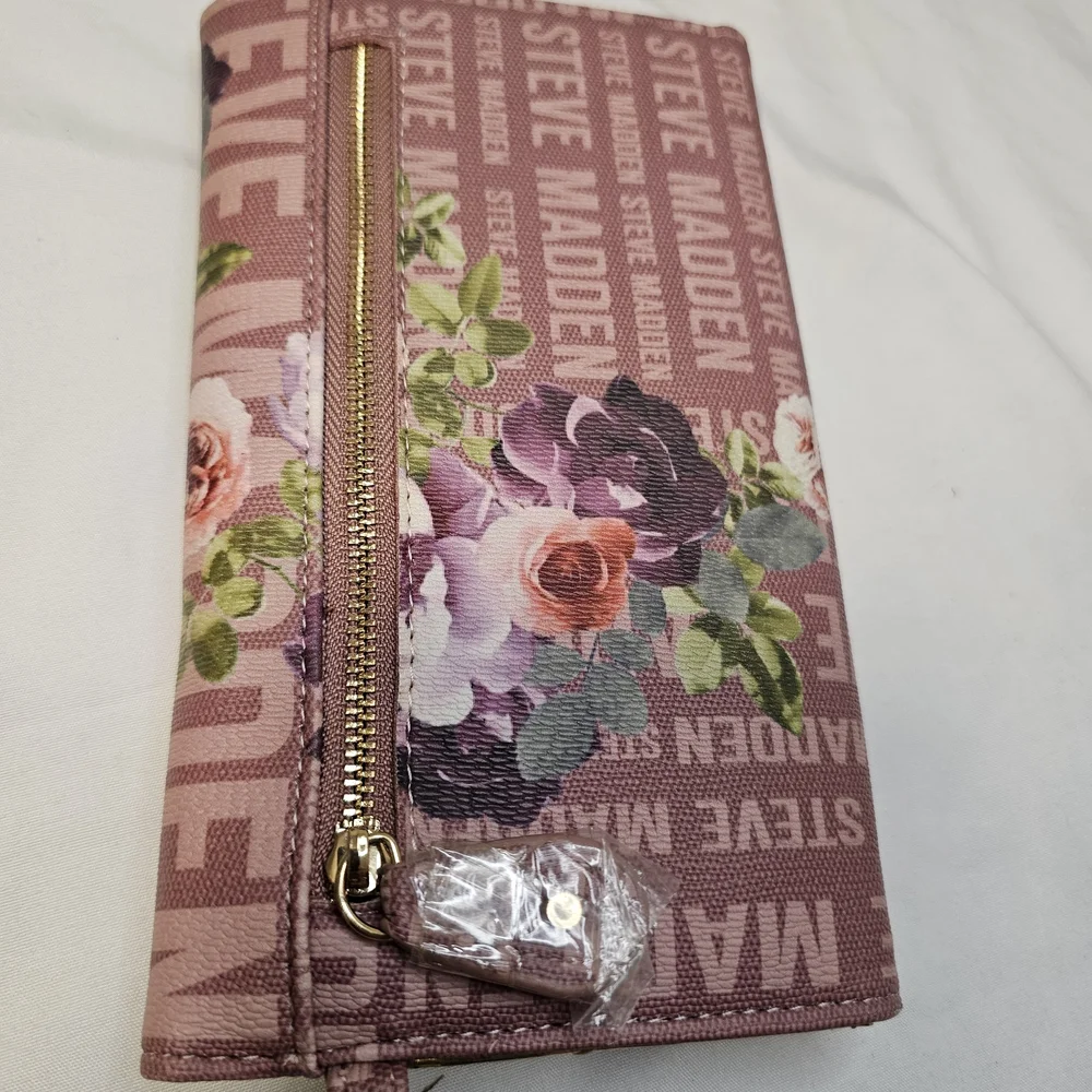 Steve Madden Pink Floral Wristlet - Picture 6 of 11